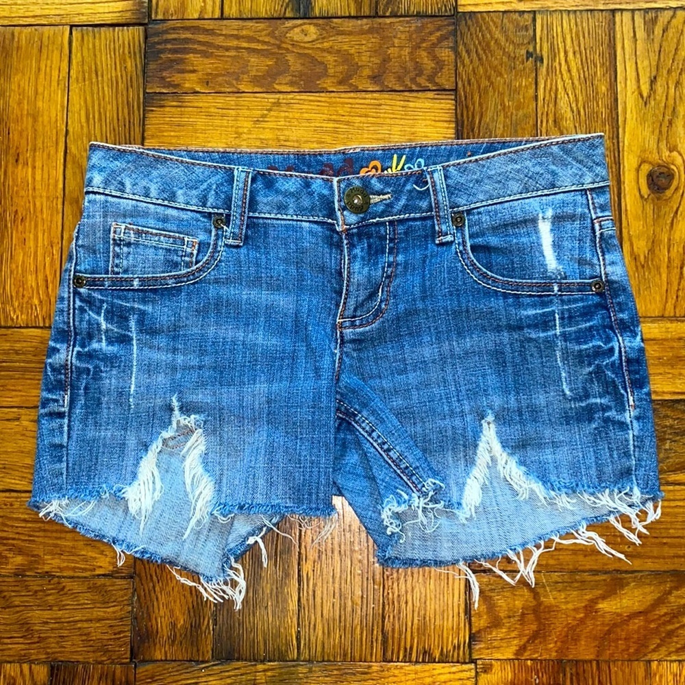 Mudd jean shorts size: 3